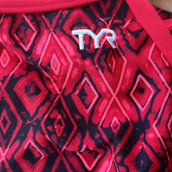 Girls TYR Competition Swimsuit- size 6/6x - Picture 6 of 6